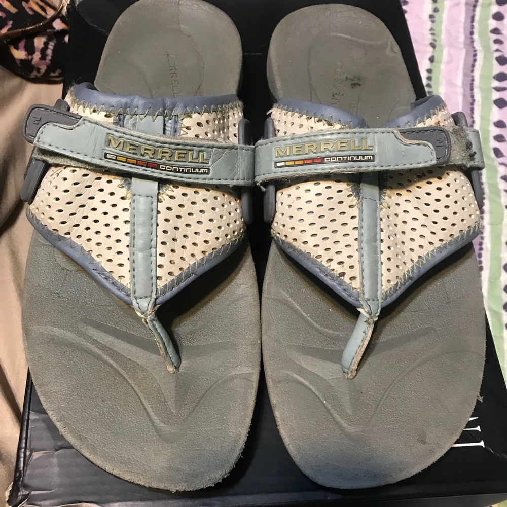 Used Merrell Flip Flops